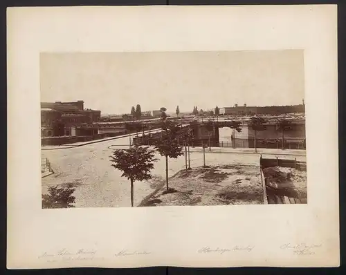 Fotografie PGH, Berlin, Ansicht Berlin, neuer Lehrter Bahnhof (links) und Blick zum Hamburger Bahnhof, Alsenbrücke