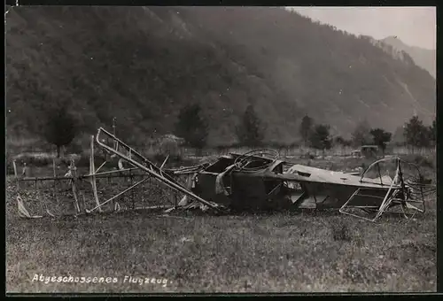 Fotografie 1.WK, Wrack eines abgeschossenen Flugzeug's