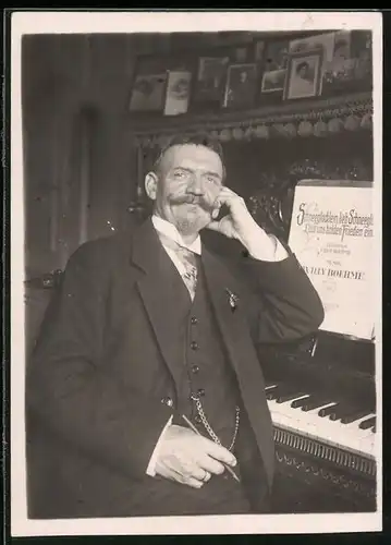 Fotografie Portrait Willy Boehme, Herz-Anhaltinischer Musikdirektor & Musik-Dichter Bismarck-Hymne Text Berthold Roy