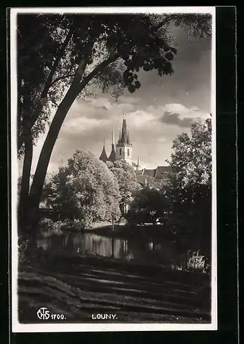 AK Laun / Louny, Ortspartie mit Kirche