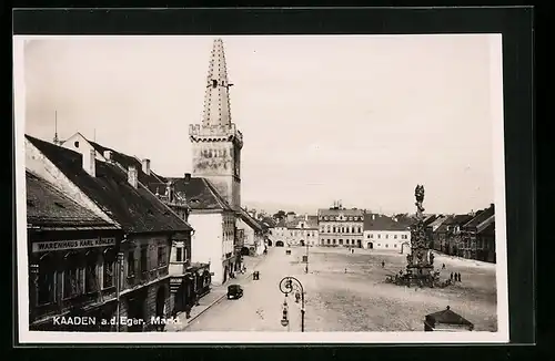 AK Kaaden a. d. Eger, Markt mit Denkmal