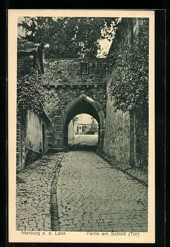 AK Marburg a. d. Lahn, Strassenpartie am Schlosstor