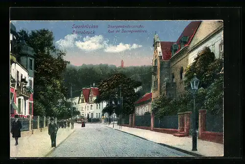 AK Saarbrücken, Saargemünderstrasse mit Passanten