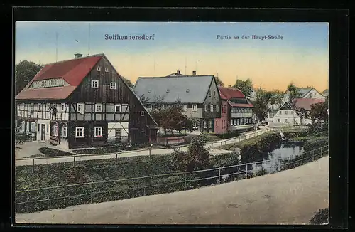 AK Seifhennersdorf, Haupt-Strasse mit Fachwerkhaus