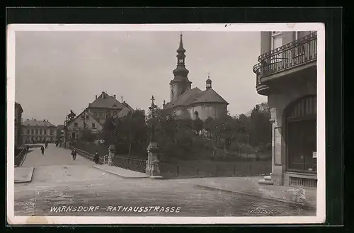 AK Warnsdorf, Rathausstrasse mit Kirche