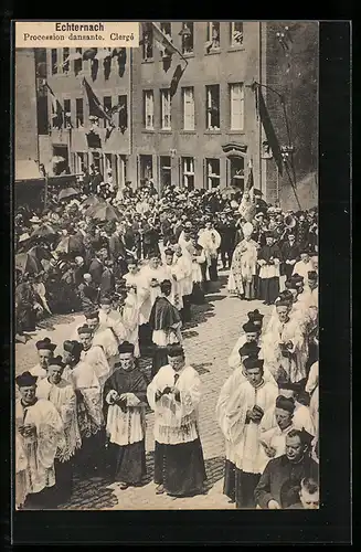 AK Echternach, Procession dansante, Clerge