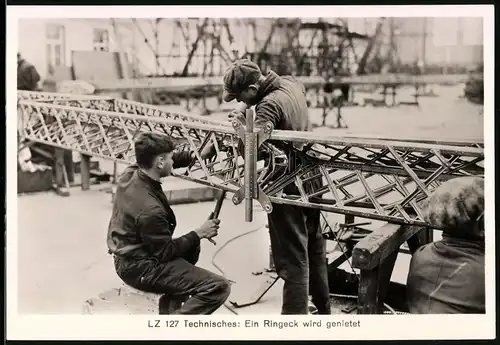 Fotografie Arbeiter vernieten ein Ringeck des Luftschiff Graf Zeppelin LZ-127