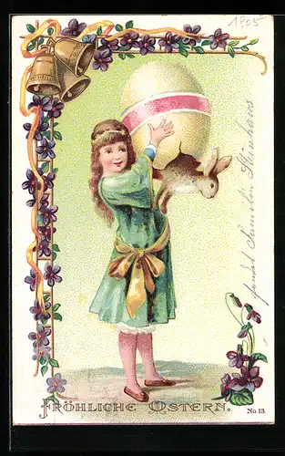 AK Mädchen schüttelt einen Osterhasen aus dem Ei