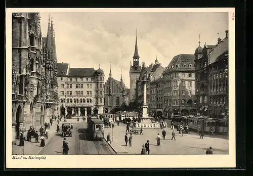 AK München, Strassenbahnen am Marienplatz