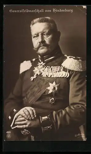 AK Generalfeldmarschall Paul von Hindenburg in Gala-Uniform mit Ordenspange