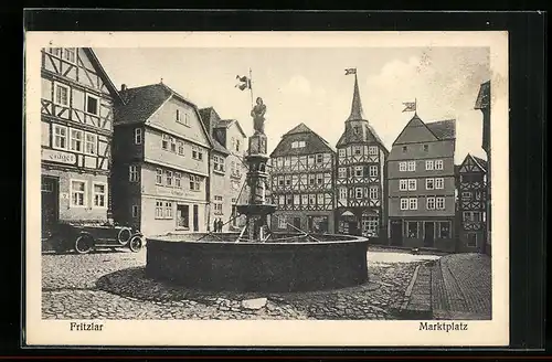 AK Fritzlar, Marktplatz mit Brunnen