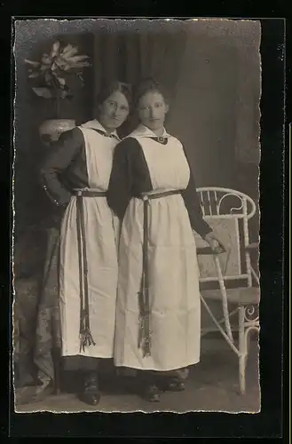 Foto-AK Deggendorf, Zwei Krankenschwester in der Heilanstalt, Medizin
