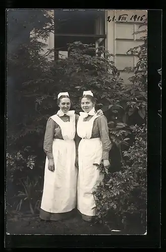 Foto-AK Zwei Krankenschwestern im Garten, Medizin