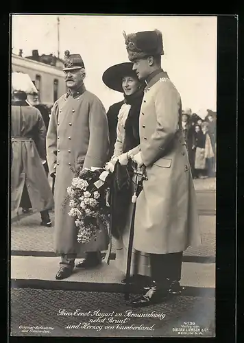AK Ernst August Herzog von Braunschweig neben seiner Braut und Herzog von Cumberland