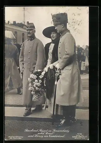 AK Ernst August Herzog von Braunschweig neben seiner Braut und Herzog von Cumberland