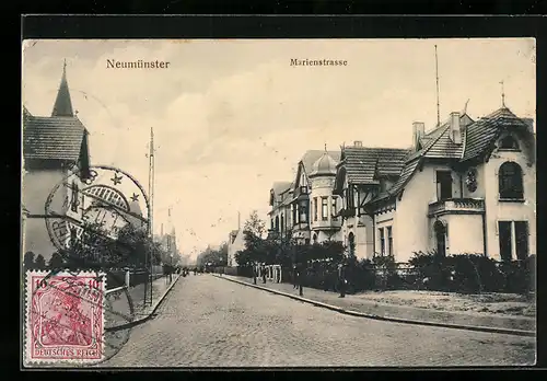 AK Neumünster, Marienstrasse mit Passanten