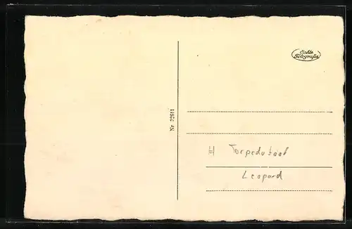 AK Torpedoboot Leopard passiert Hafeneinfahrt mit Leuchtturm
