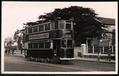 Fotografie unbekannter Fotograf, Ansicht London, Doppeldecker Strassenbahn Linie 54 Richtung Crove Park