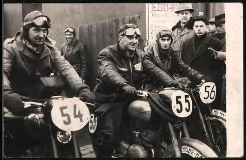 Fotografie Motorrad-Rennen, Motorrad Jawa Startnummer 55, Motocyklova soutez 1957