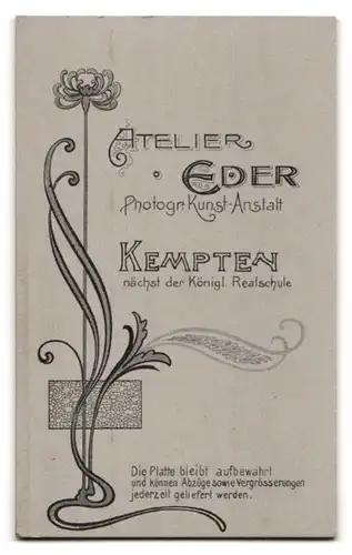 Fotografie Atelier Eder, Kempten, Mann mit buschigem Schnauzbart im Anzug