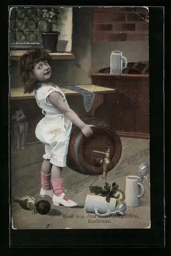 AK Kleines Mädchen hebt ein leeres Bierfass in die Höhe