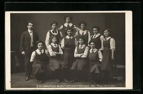AK Karlsruhe, Zur Erinnerung an den Vorturnerinnenkurs 1910, Turnges.