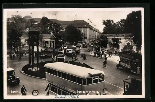 AK Berlin, Potsdamer Platz mit Strassenbahn und Doppeldecker-Bussen