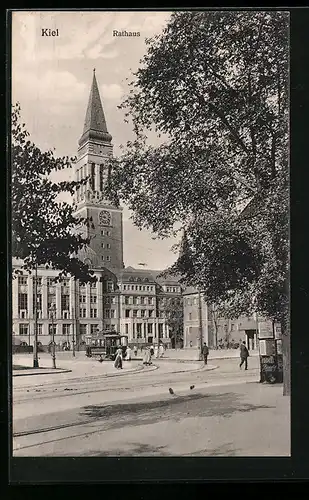 AK Kiel, Rathaus mit Strassenbahn