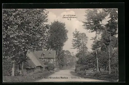 AK Les Grandes Dalles, Entrée du Village