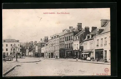 AK Saint-Saens, Rue Félix-Faure mit Cafes und Geschäften