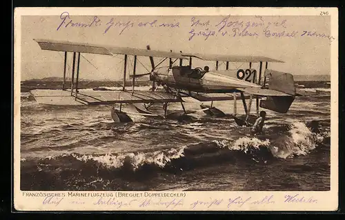 AK Französisches Marineflugzeug (Breguet Doppeldecker) beim Start, Wasserflugzeug