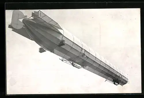 AK Luftschiff Zeppelin III. im Flug