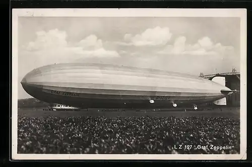 AK Luftschiff LZ 127 Graf Zeppelin am Boden
