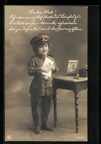 AK Lieber Vati..., Kind in Uniform mit Brief