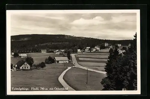 AK Fleckl /Fichtelgebirge, Ortspartie mit Ochsenkopf