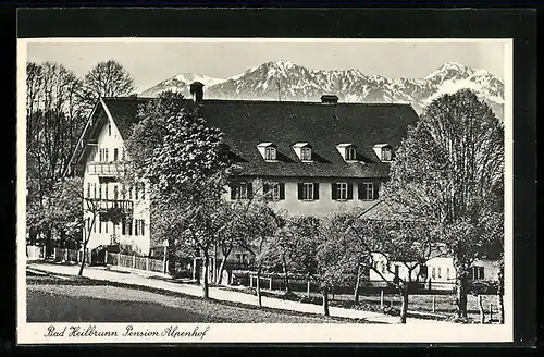 AK Bad Heilbrunn, Pension Alpenhof mit Bergen im Hintergrund