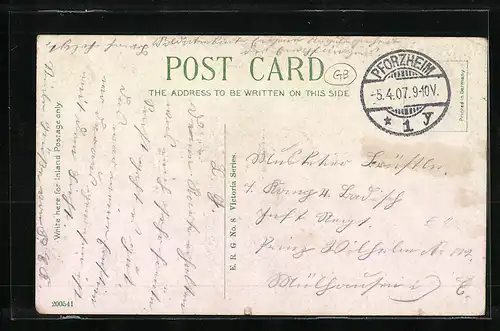 AK Blackpool Sands, Gesattelte und bepackte Esel in einer Arena, Besitzer mit Fohlen