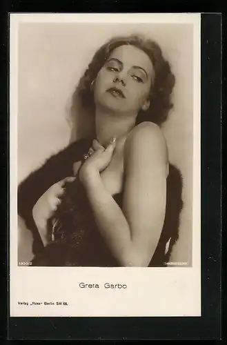 AK Schauspielerin Greta Garbo mit Schlafzimmerblick