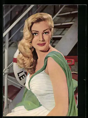 AK Schauspielerin Anita Ekberg im weissen Kleid mit grünen Akzenten
