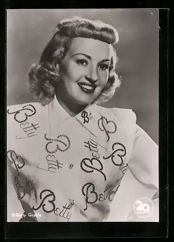 AK Schauspielerin Betty Grable in Bluse mit Betty-Bedruck