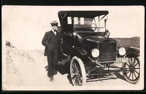 Fotografie Auto Ford Model T, PKW mit Kennzeichen North Dakota um 1919