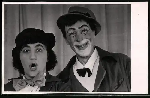 Fotografie Karl Leher, Berlin, Zirkus-Clown's Moritz & Maxel im Bühnenkostüm