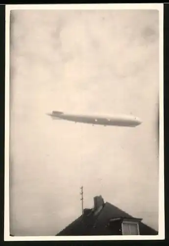 Fotografie Zeppelin - Luftschiff am Himmel