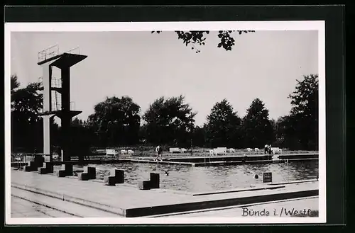 AK Bünde i. Westf., Sprungturm im Schwimmbad