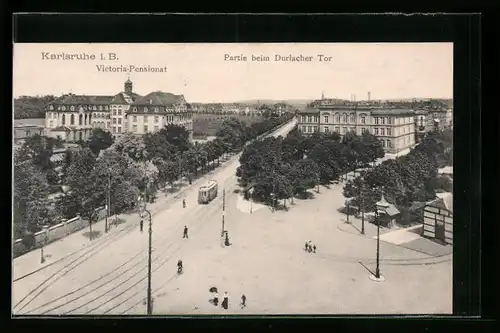 AK Karlsruhe i. B., Victoria-Pensionat, Durlacher Tor, Strassenbahn