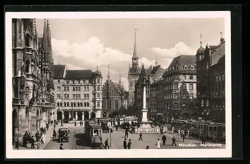 AK München, Strassenbahnverkehr auf dem Marienplatz