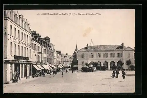 AK Saint-Valéry-en-Caux, Place de l`Hôtel-de-Ville