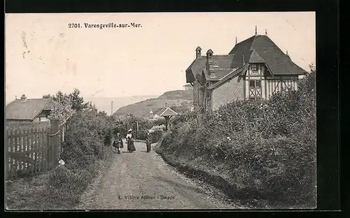 AK Varengeville-sur-Mer, Une rue, Strassenpartie