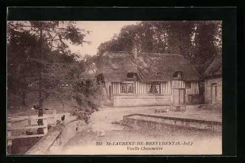 AK St-Laurent-de-Brevedent, Vieille Chaumière