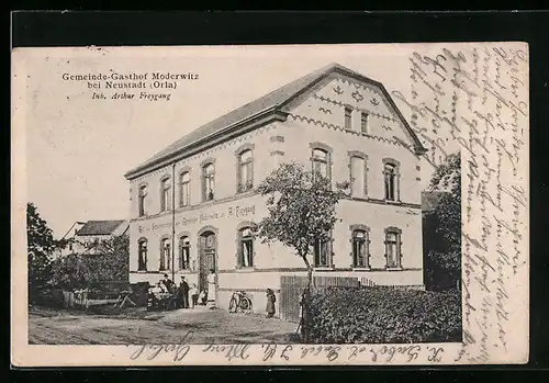 AK Neustadt (Orla), Gemeinde-Gasthof Moderwitz mit Strasse